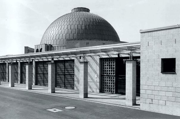 Einsegnungshalle Parkfriedhof Heiligenstock, Frankfurt / Main